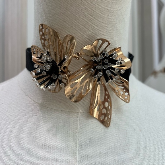 Metal Flower Chocker - Picture 3 of 5